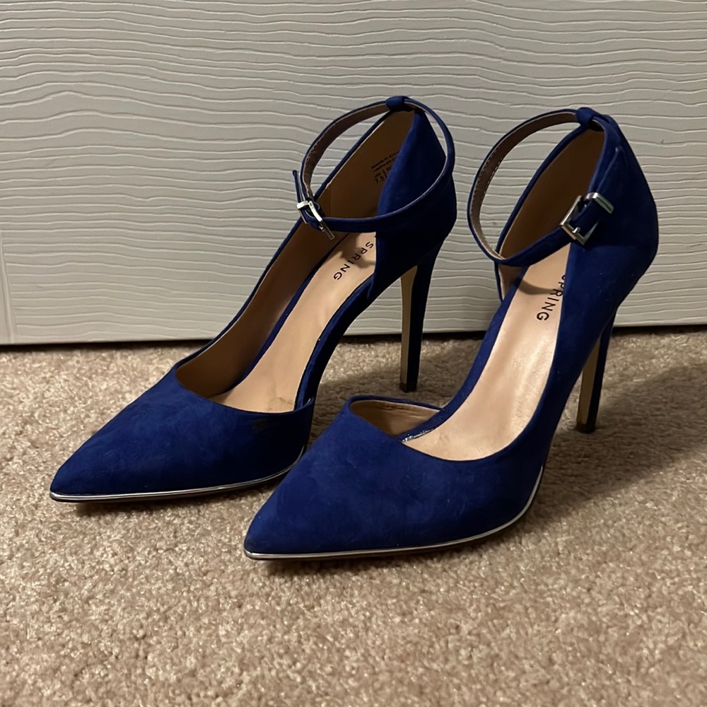 Royal blue suede pumps